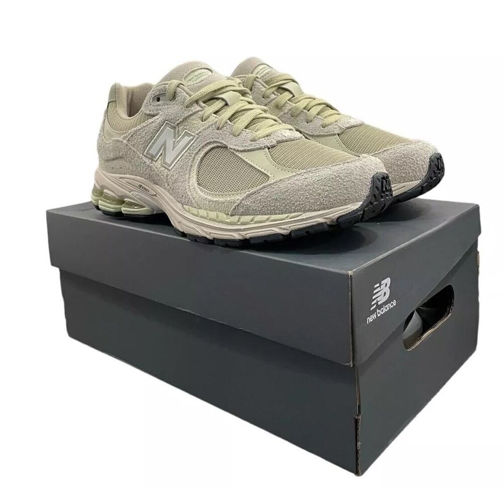 New Balance 2002R Men’s Size 8-9 Casual Running Shoe Light Green Sneaker Trainer